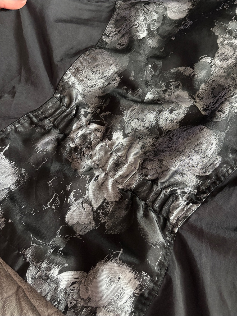 CJ Banks Black & Silver Abstract Spring Floral Zip-Front Moto Vest | Size 1X - Picture 12 of 13